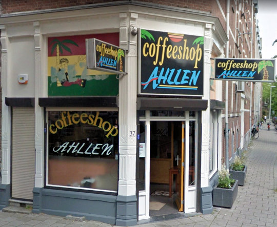 Ahllen coffee shop