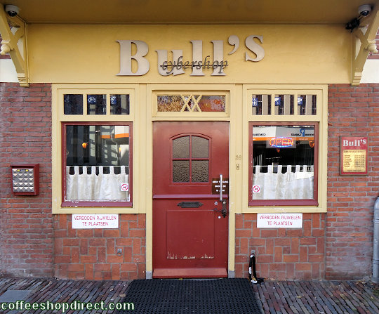 Bull's Cybershop coffee shop