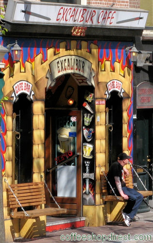 Excalibur smoker-friendly bar