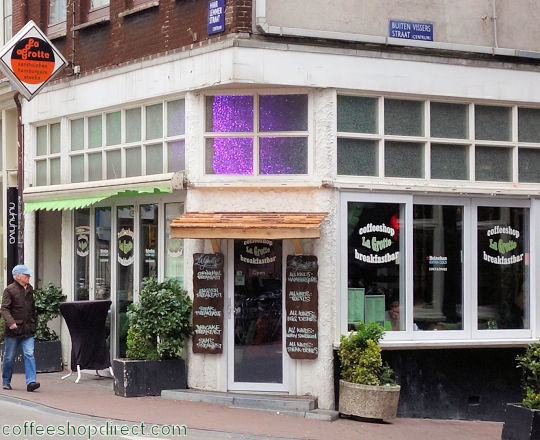 Miss B by La Grotte smoker-friendly bar
