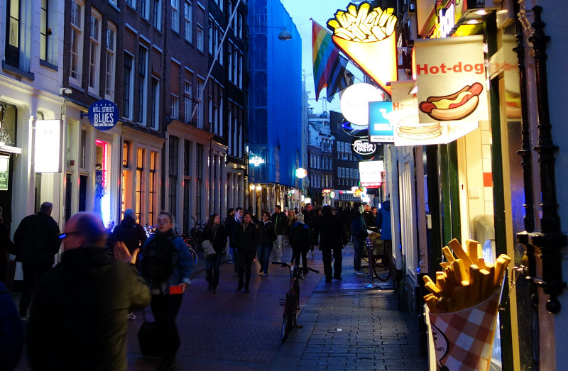 Warmoesstraat northwards 2016