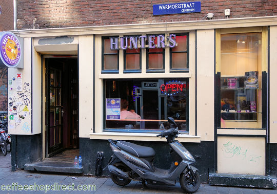 Hill Street Blues 2 smoker-friendly bar
