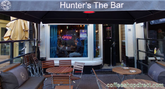 Hunter's Bar smoker-friendly bar