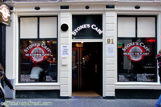 Stone's Café smoker-friendly bar
